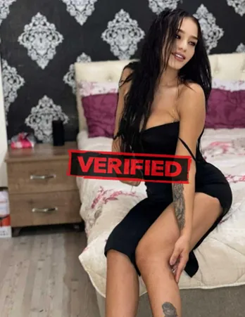Alexandra anal Prostitute Al Fahahil